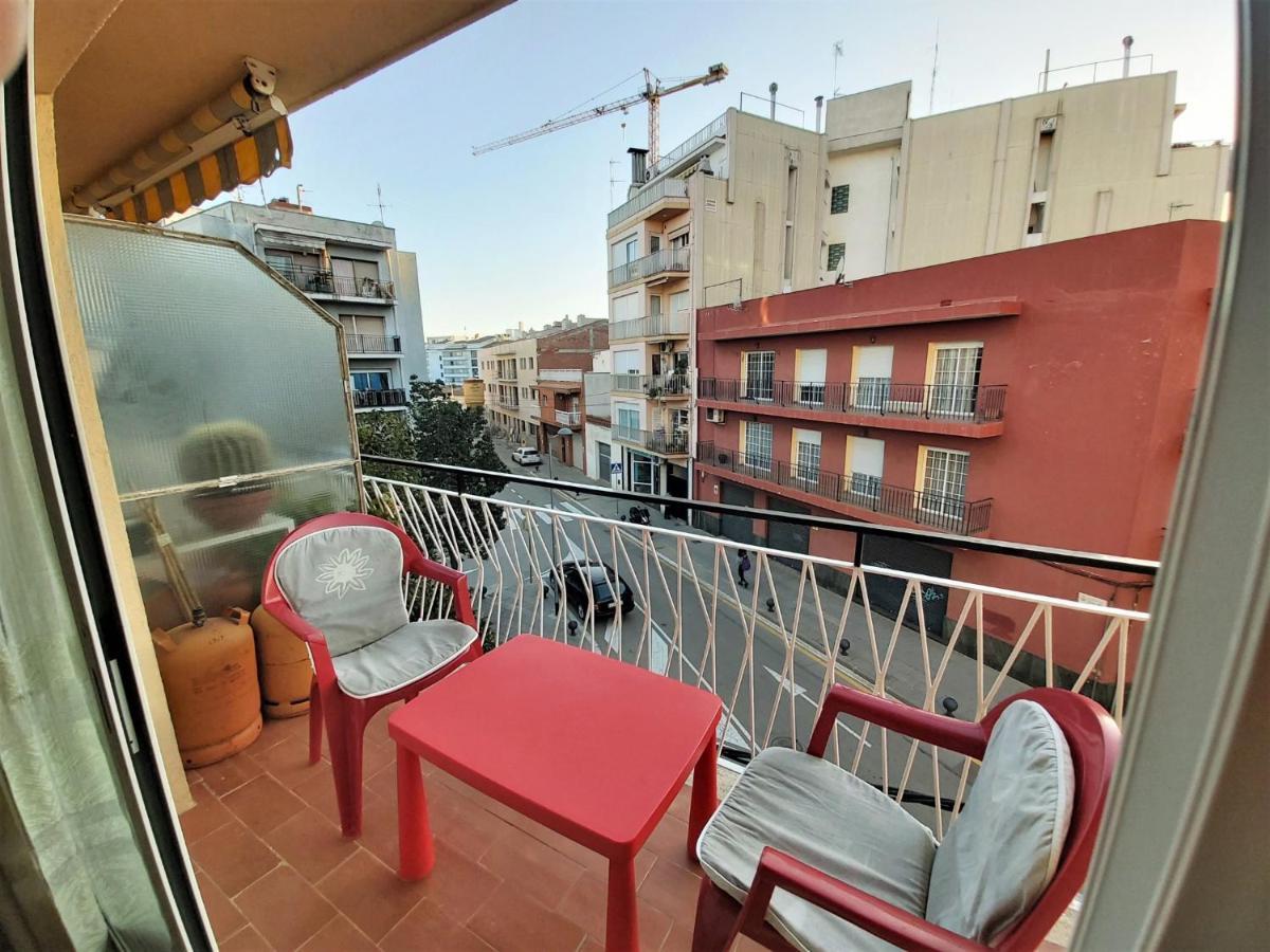 Diana Apartamento Con Terraza Muy Cerca Del Mar Pineda de Mar Exterior photo